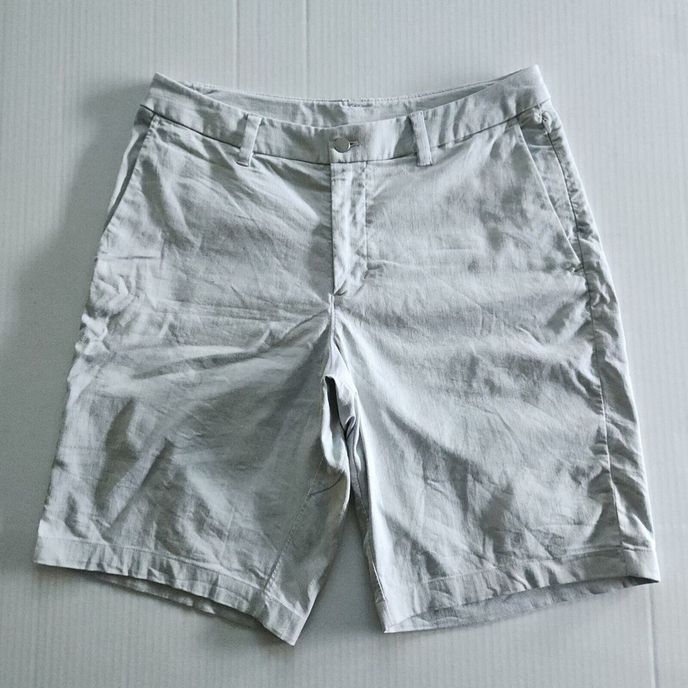 Lululemon Men's Commission Shorts Grey Gray Zip Fly Size 34 Classic Fit